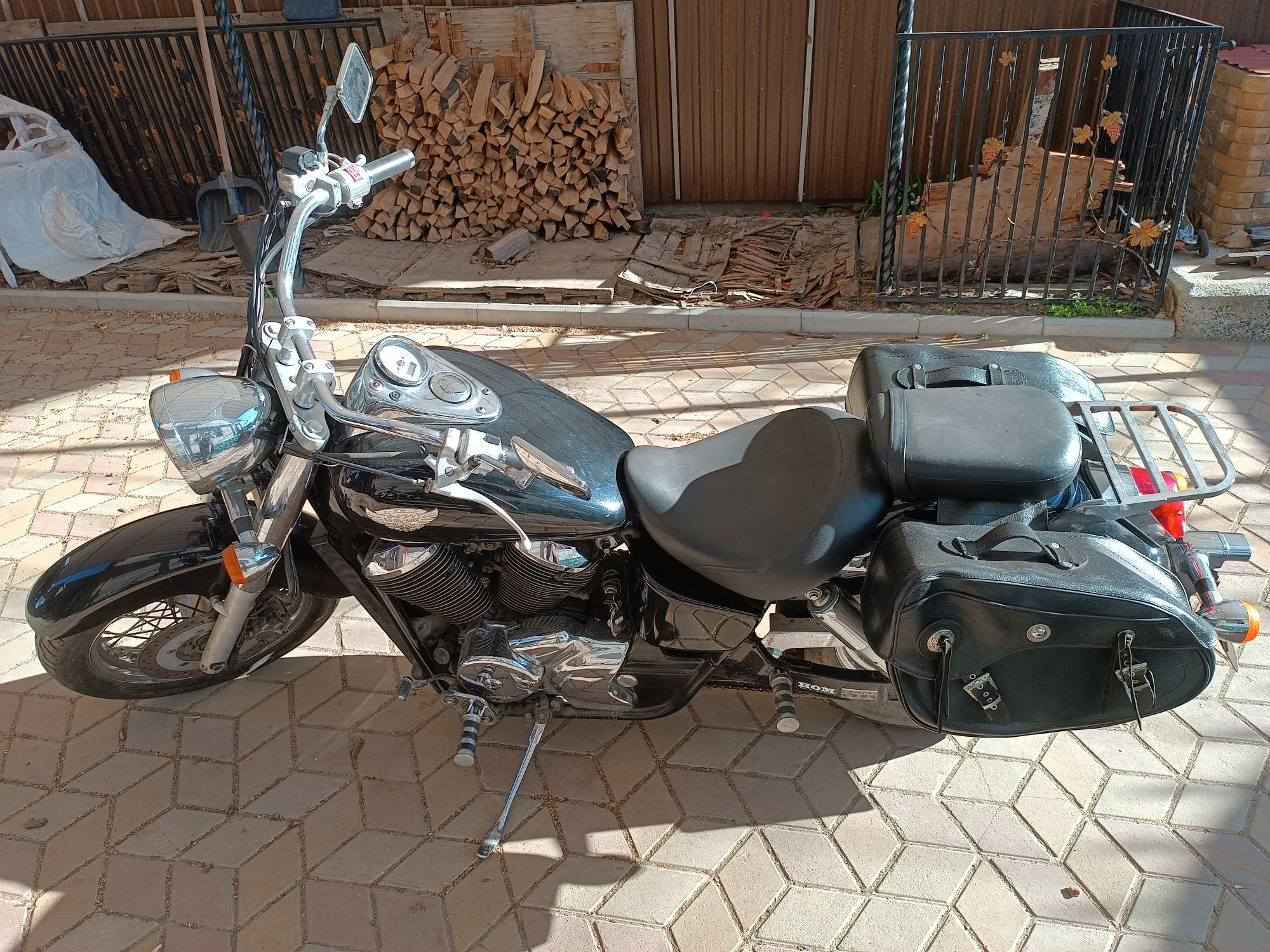 Продам honda shadow 400