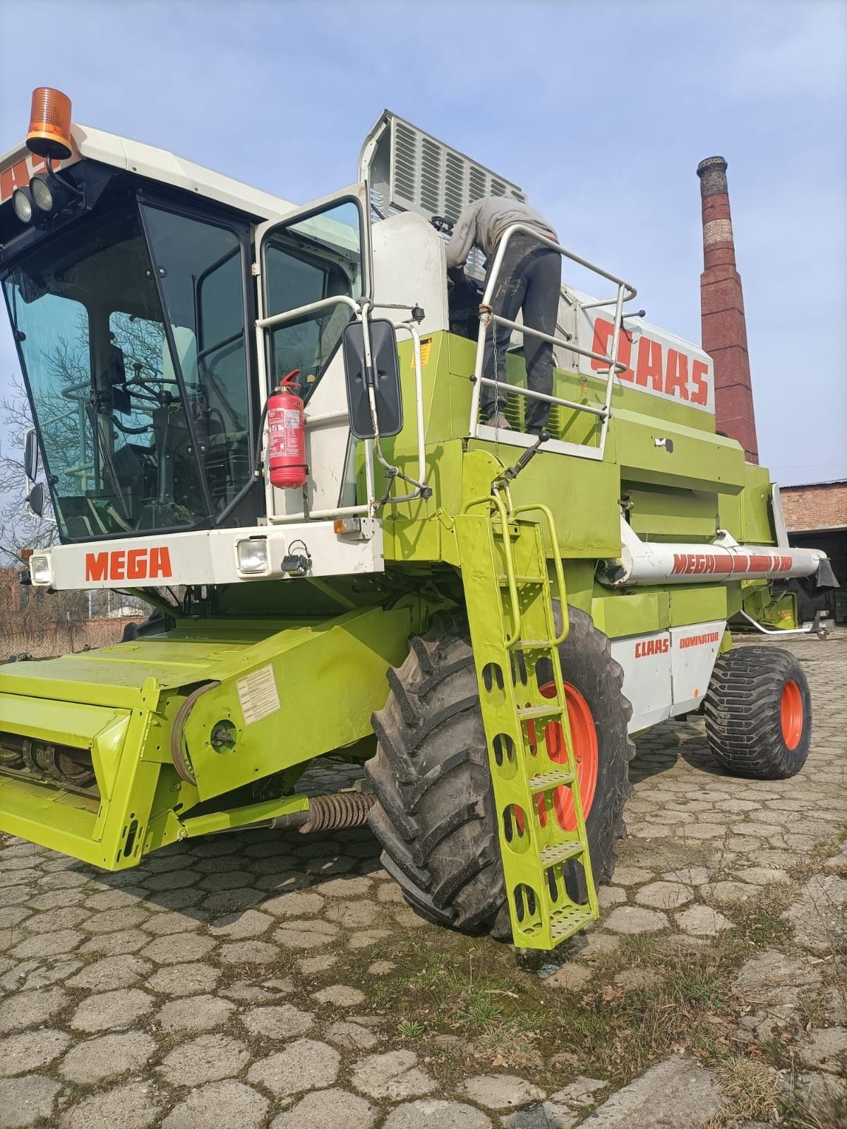 Claas Dominator 208