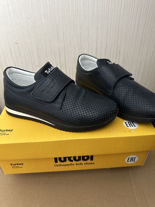 Фірмові шкіряні кросівки/туфлі 32 р