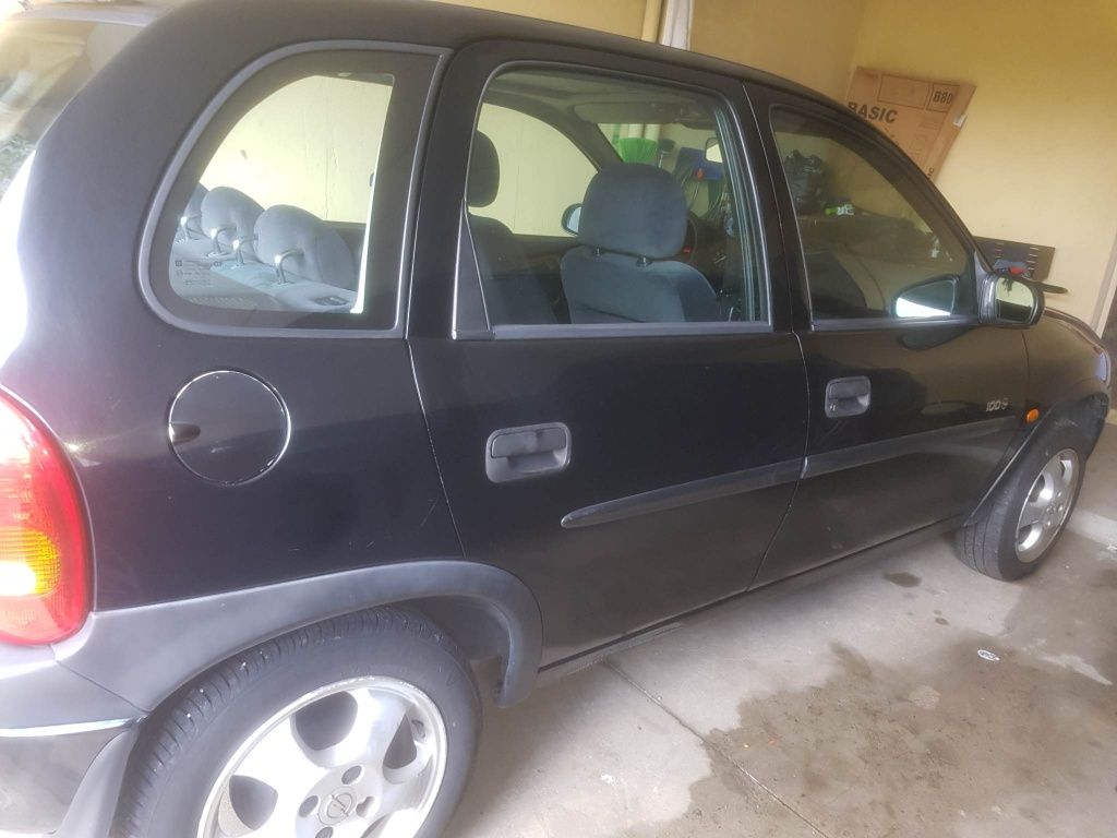 Carro opel corsa