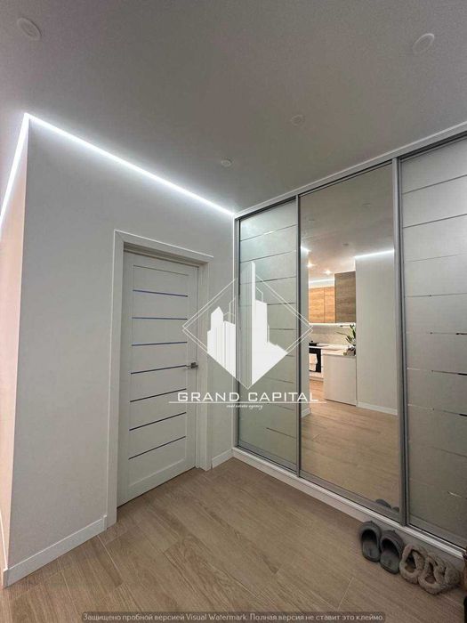 Продам ВИДОВУ 1к квартиру ЖК Каховська/ метро Лівобережна /ГЕНЕРАТОР