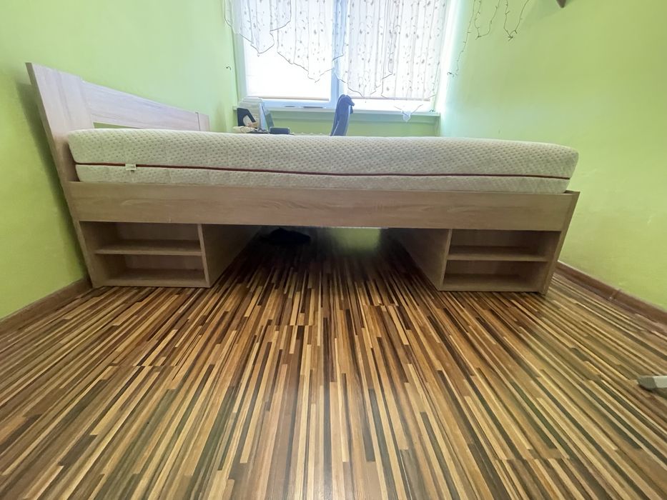 Sprzedam tózko z materacem 140x200 cm