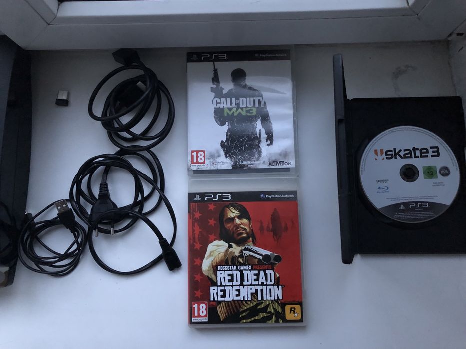 Продам PS3 Slim 150 ГБ
