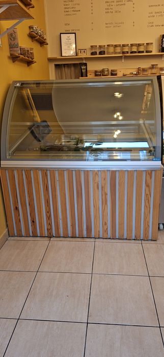 Lada witryna mroźnicza konserwator do lodów na 14 kuwet IGLOO ARIA