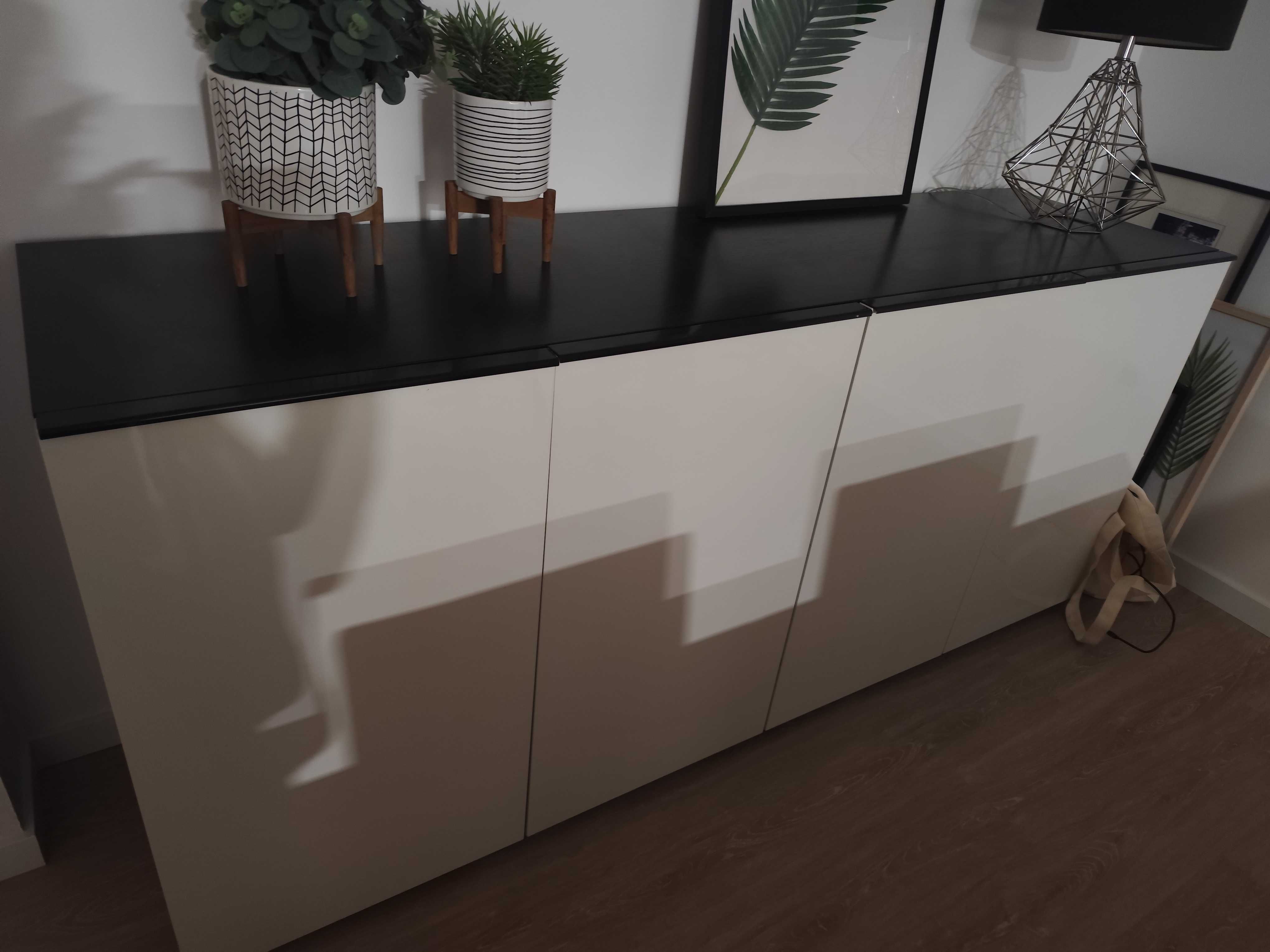 Mesa + 6 cadeiras e Aparador