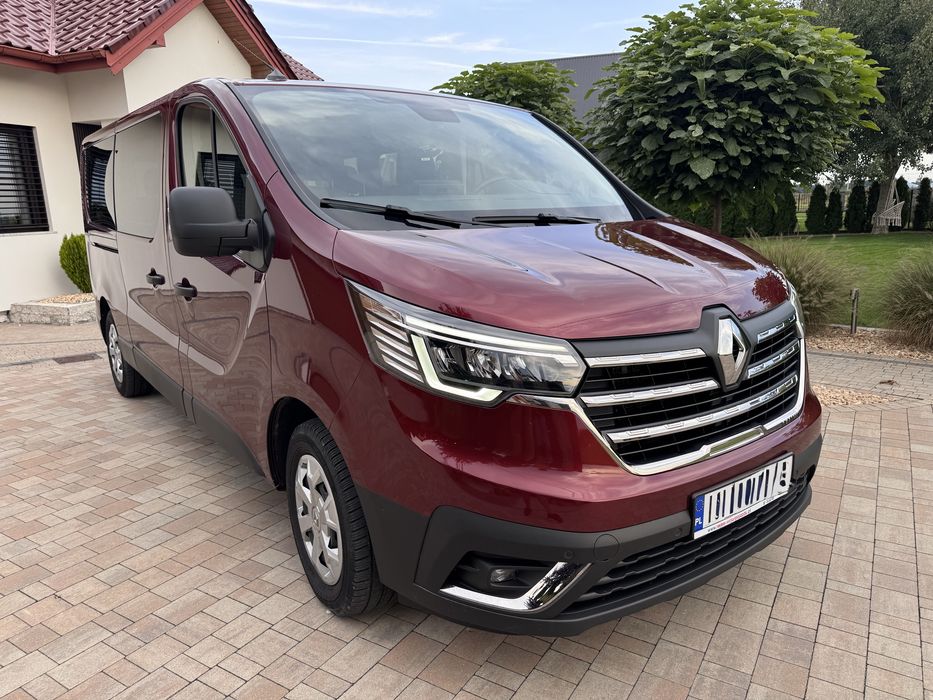 Wynajem busa Renault Trafic Long 2024 9-osobowy FULL komfort