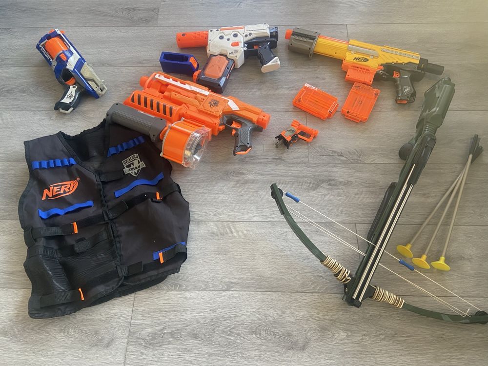 Пістолети Nerf бу