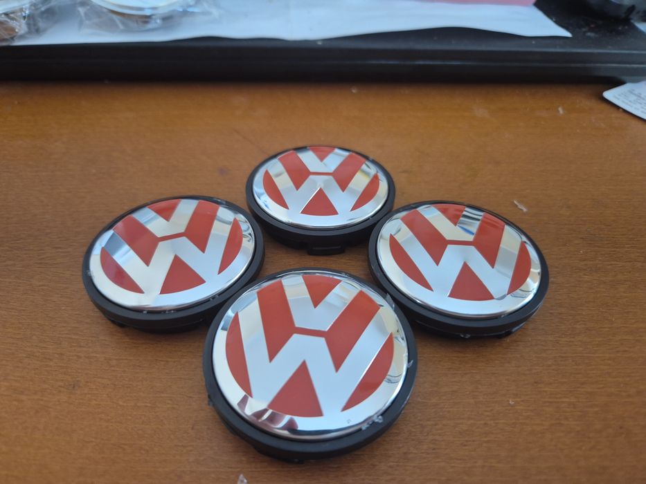 kołpaki dekielki  w alu felgię do vw średnia 56/52mm czerwono srebne