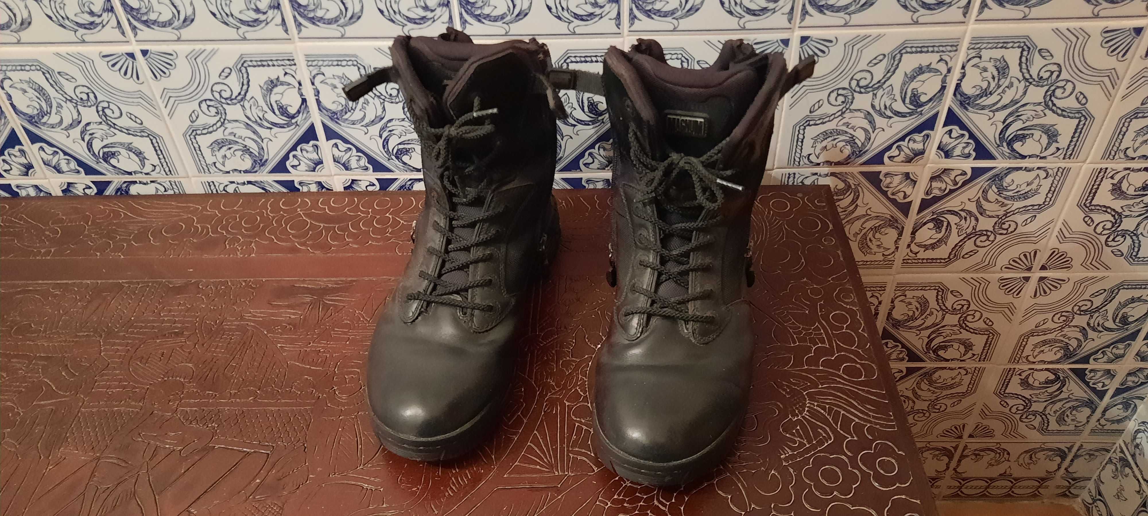 Botas Magnum tamanho 44