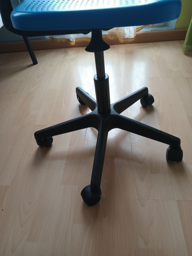 Krzesło obrotowe Ikea dla dziecka