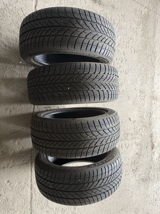 Opony Zimowe Paxaro 235/45R18 2021 rok