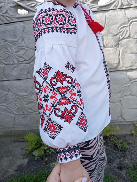 Вишиванка для дівчинки