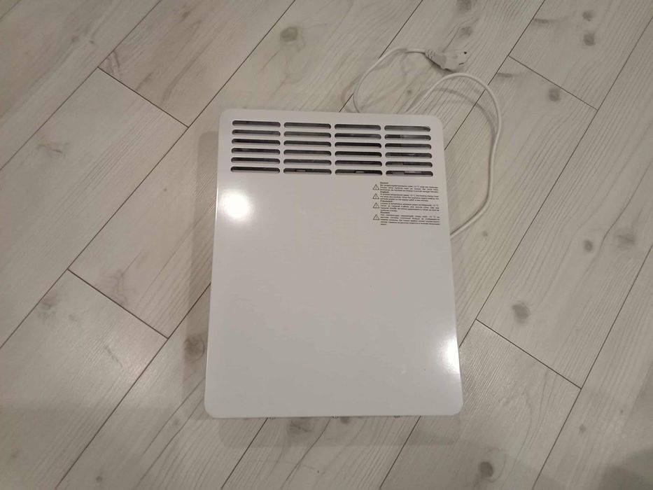 Profesjonalny grzejnik naścienny Stiebel Eltron CNS 50 TREND 500W