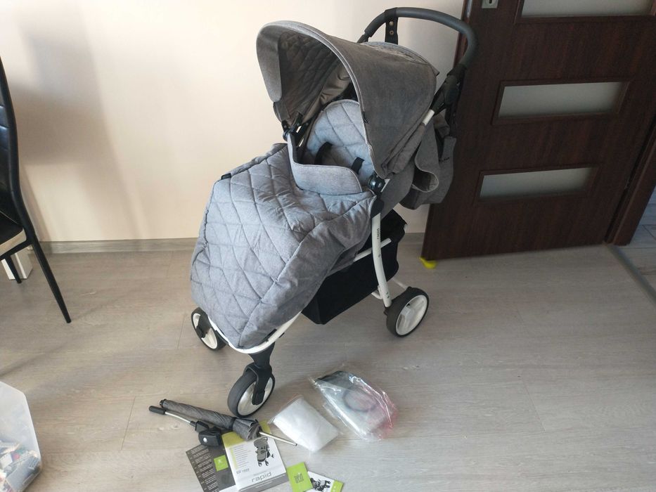 Wózek spacerowy Rapid  4 BABY plus (6 akcesori)