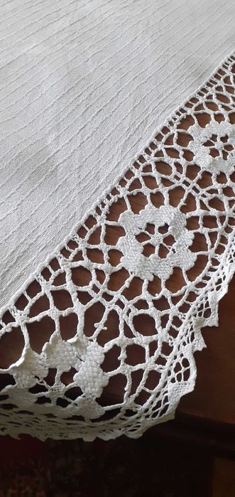 Obrus bawełniany z  koronką