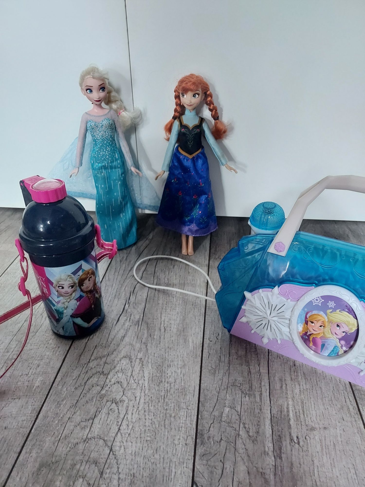 Sprzedam lub zamienię Lalki Frozen  Anna i Elsa oraz torebka - glosnk