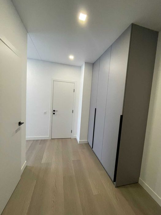 Оренда центр Коновальця