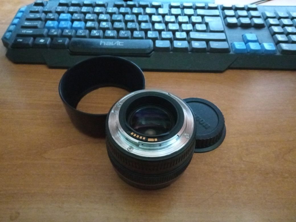 Объектив Canon EF 50mm 1:1.4