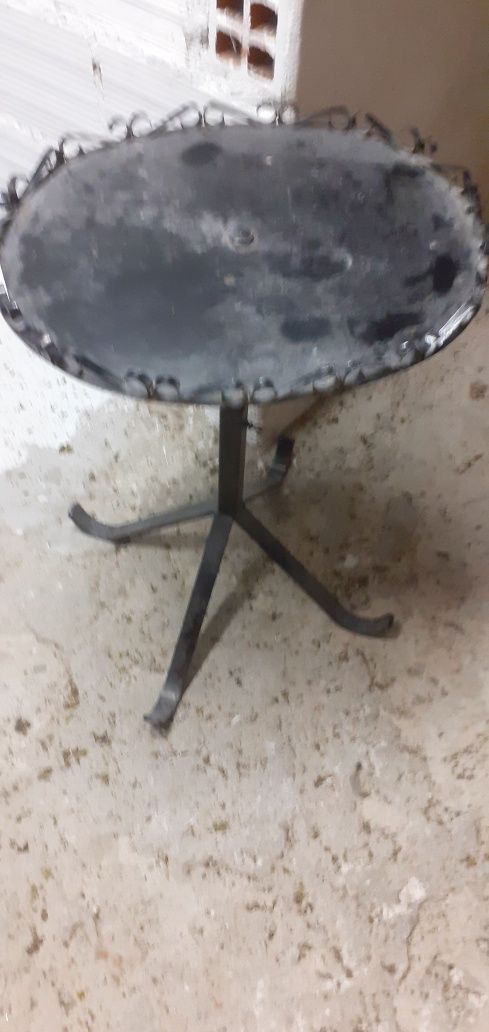 Mesa  de apoio  ferro