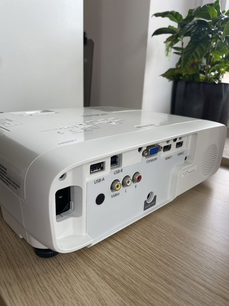 Rzutnik projektor EPSON EH-TW750 home projector