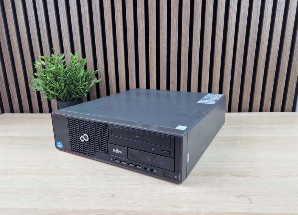 Komputer Fujitsu i5 / SSD 120GB / 8GB RAM / Windows 10 -Gotowy do prac