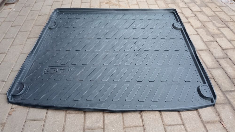 MATA bagażnika wykładzina wanna AUDI Q7  oryginał