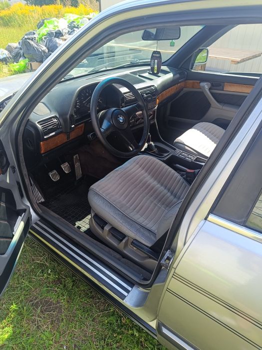 BMW 730 в кузові е32