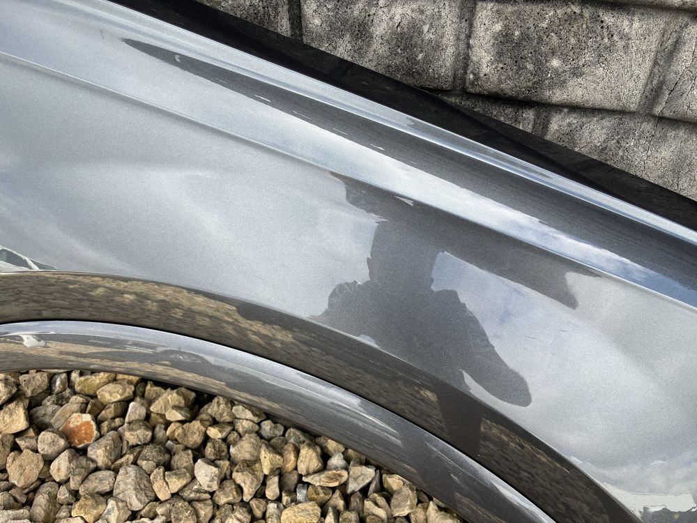 Blotnik przedni prawy aluminium LZ7S ORYGINAL AUDI Q7 SQ7 4M 4M0 15-25