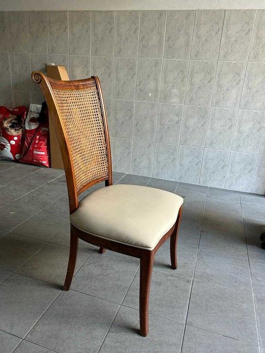 Saldos! 6 Cadeiras em palhinha e em pele excelente negócio