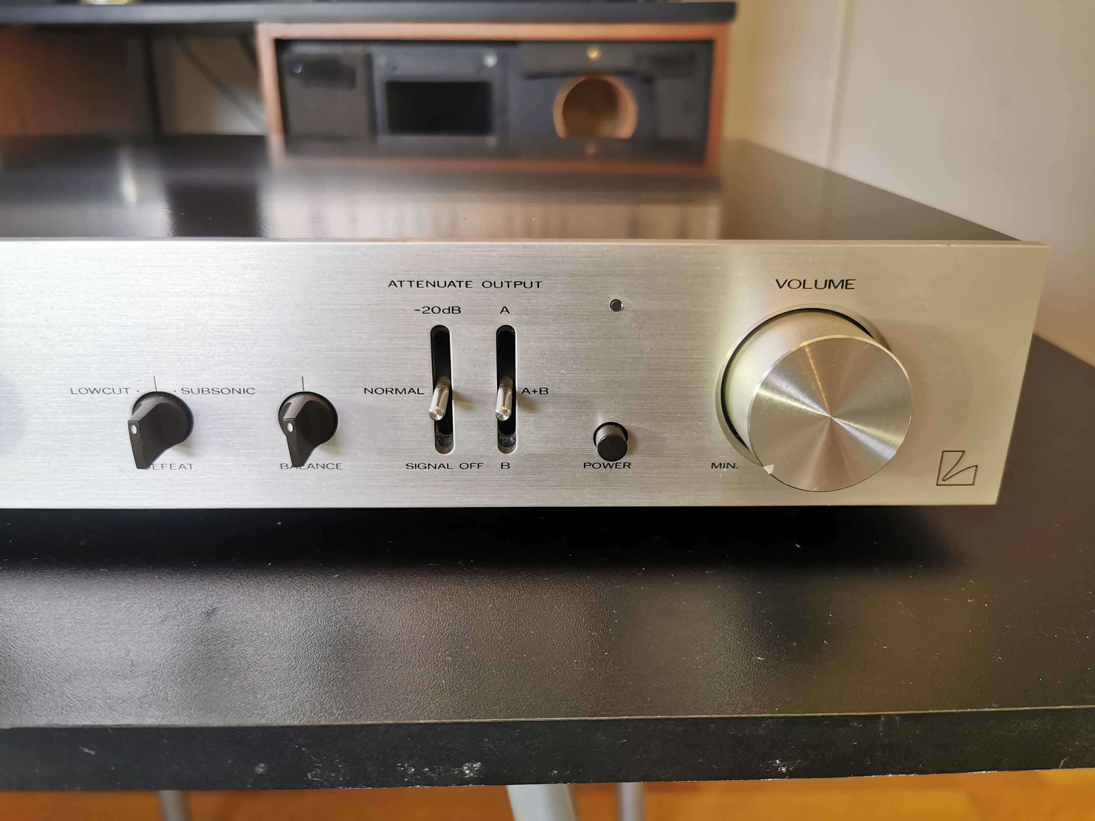 Przedwzmacniacz LUXMAN CL-32