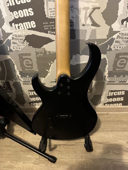 Бас гітара Ibanez btb 205 активна. 5 струн.