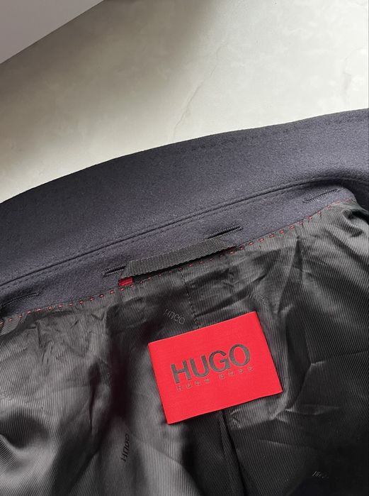 Чоловіче пальто Hugo Boss, темно-синього кольору