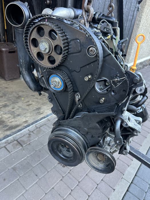 Двигун 1.9 тді Гольф3 Шаран Гелексі Транспортер Т-4 Ауді -80 Пассат Б4