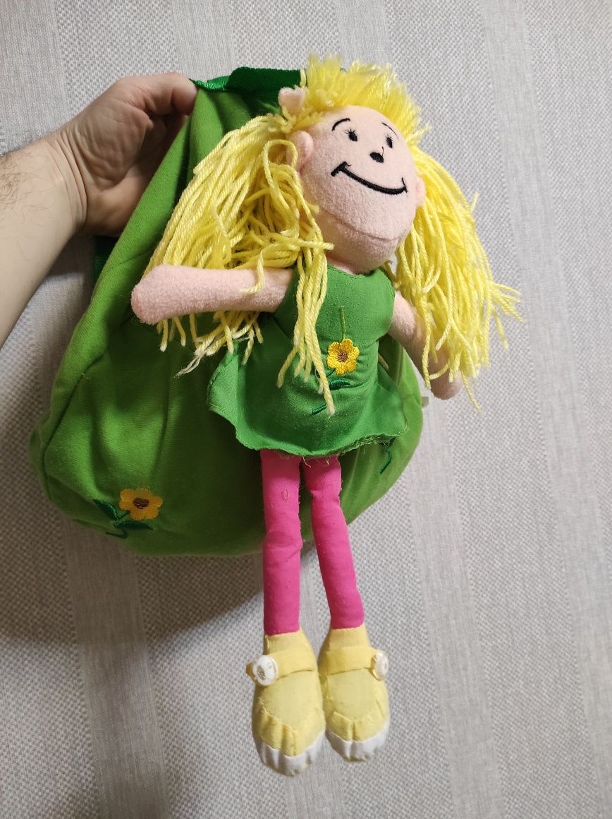 Детский рюкзак с куклой