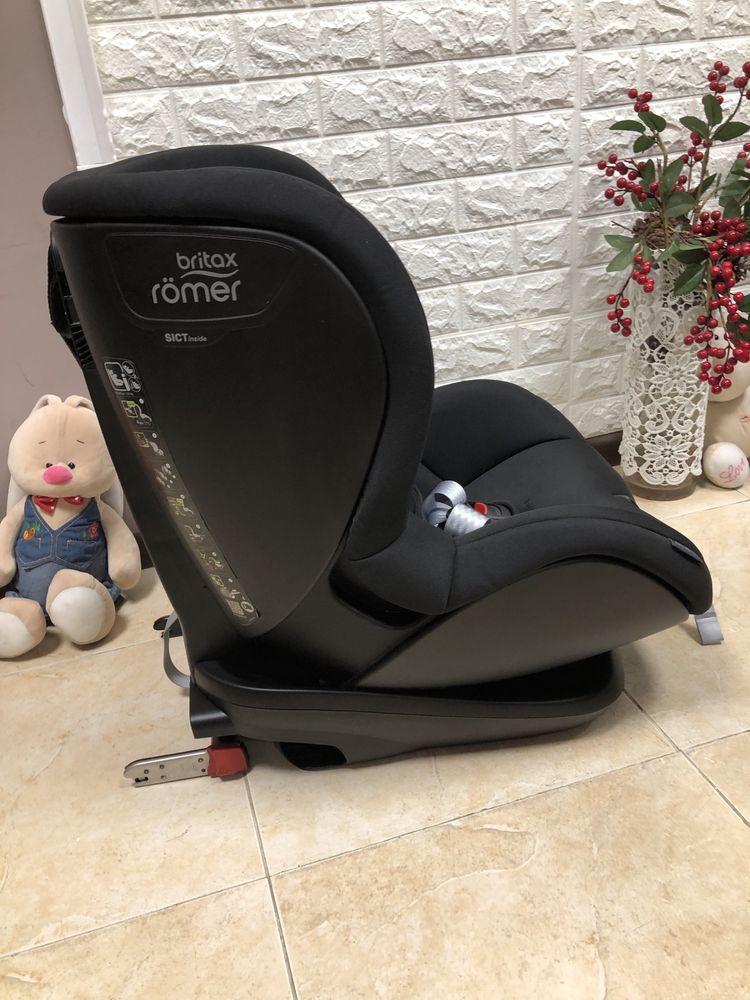 Автокрісло Britax Römer TRIFIX2 i-SIZE Група 1 (9-18 кг) Isofix