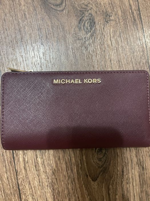 Продам кожаный кошелек Michael Kors! Оригинал! Недорого! Новый!!!