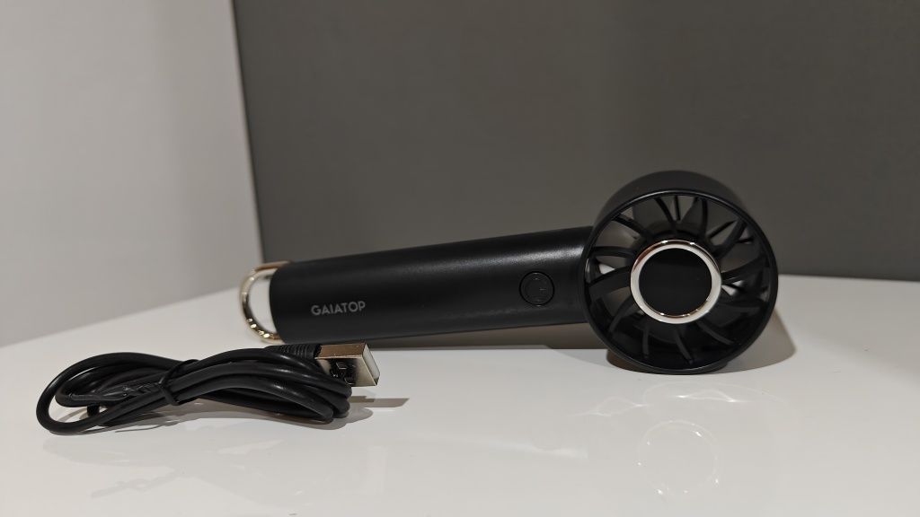 Mini wentylator z latarką. Nowy. Bezprzewodowy.