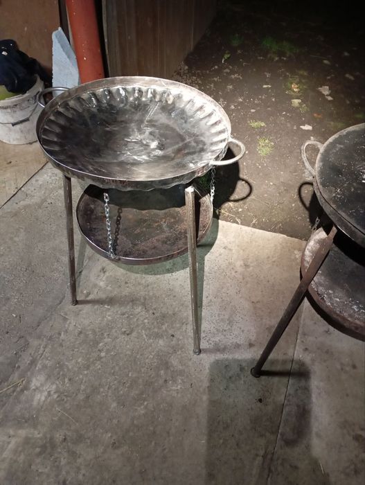 Мангали, сковорідки з диска, вироби з металу