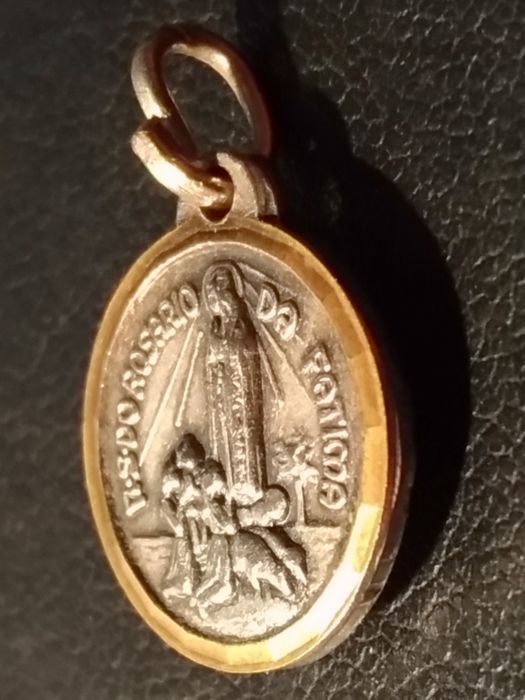Medalha de Nossa Senhora do Rosário com Terra de Fátima