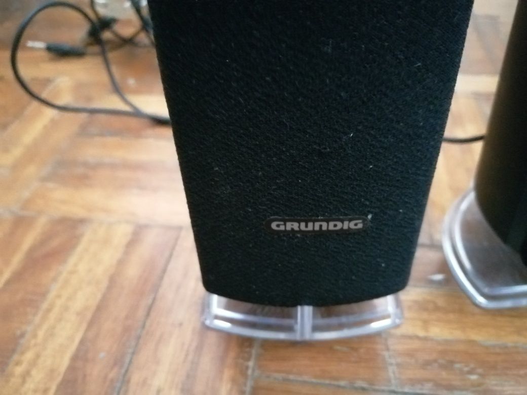 Colunas da Grundig