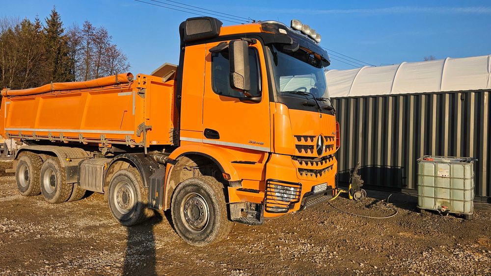 Mercedes Arocs 3245 8x4