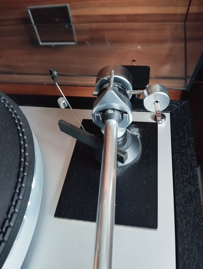 Gramofon Thorens TD 146