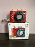 Nowy drewniany aparat fotograficzny z kalejdoskopem Plan Toys 18m+