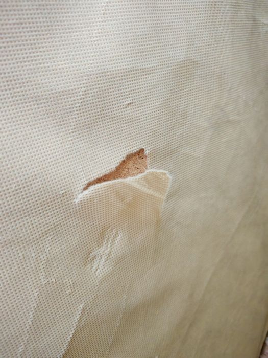 Używana rozkładana sofa z pojemnikiem