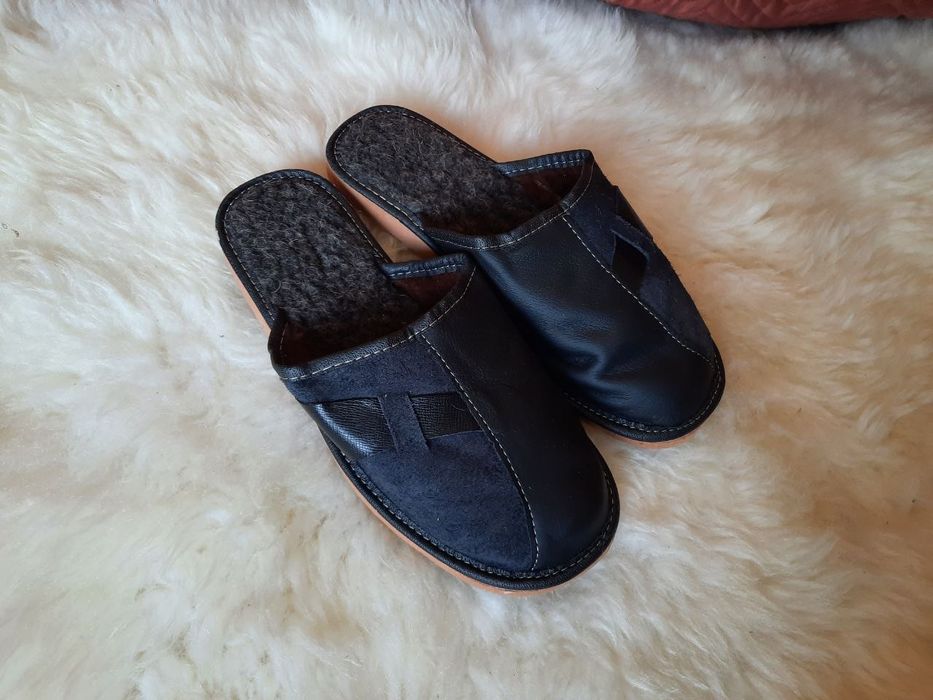 Чоловічі кімнатні тапочки з овчиною