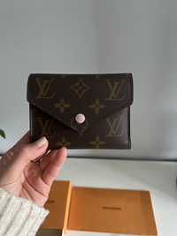 Louis Vuitton Victorine portfel - monogram canvas rose ballerine