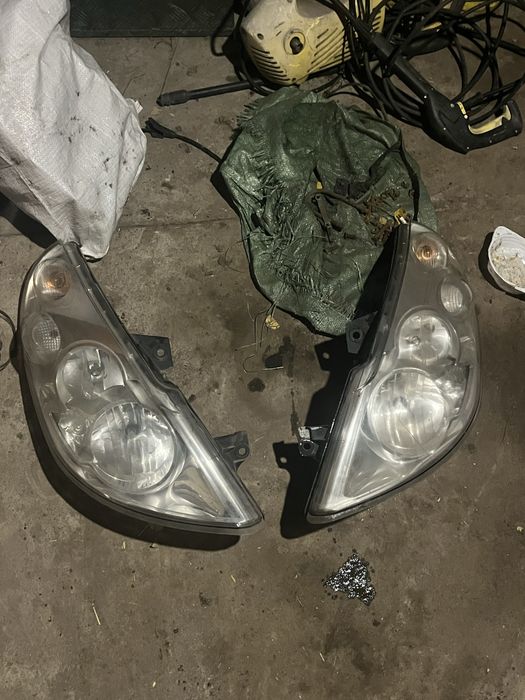 Продам фари на рено мастер оригинал