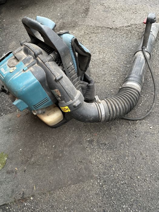 Бензиновая воздуходувка Makita EB5300TH