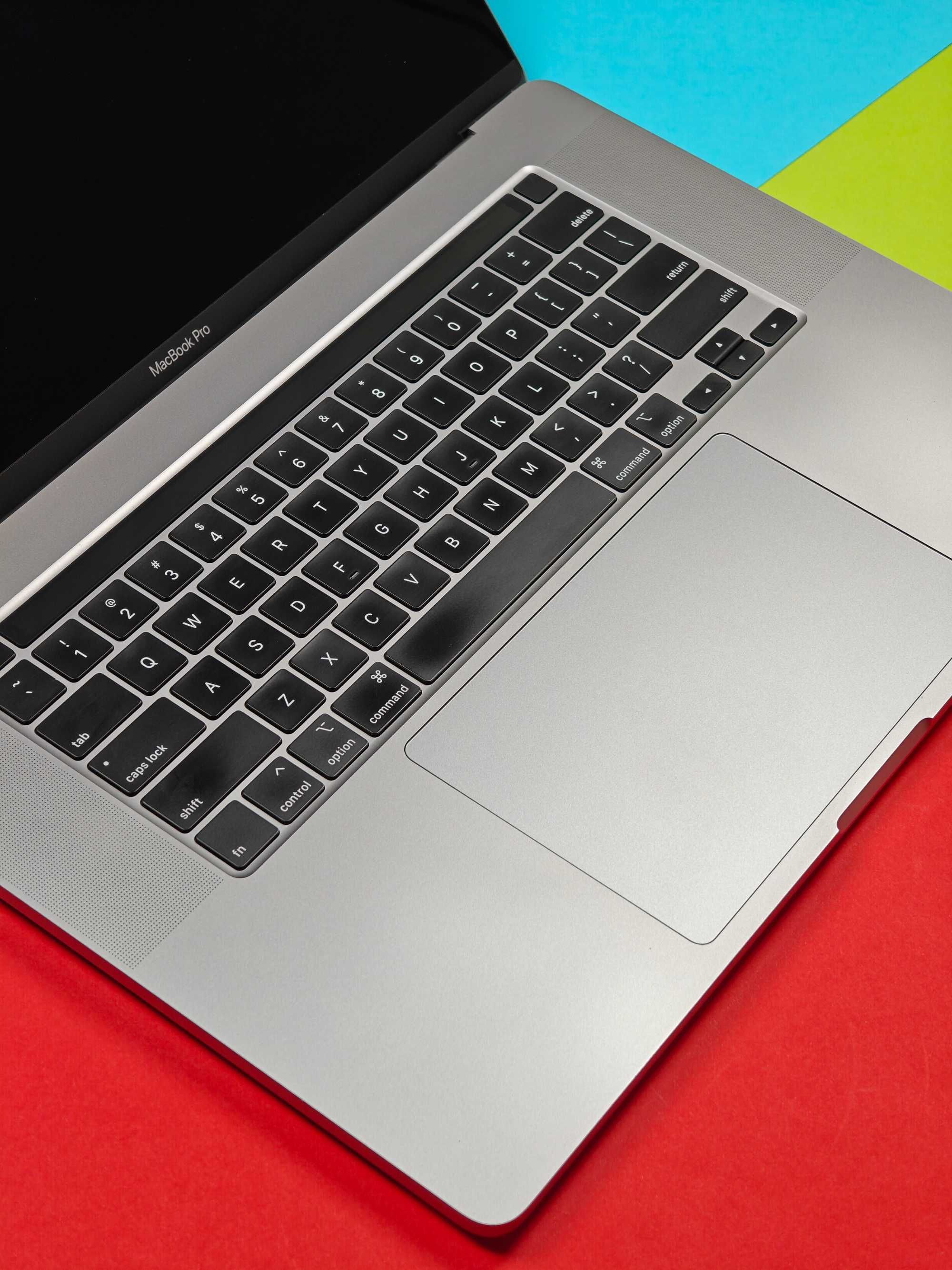 MacBook Pro A2141 | i9-9980HK | Radeon 5500M | 16GB | 1TB | Pudełko
