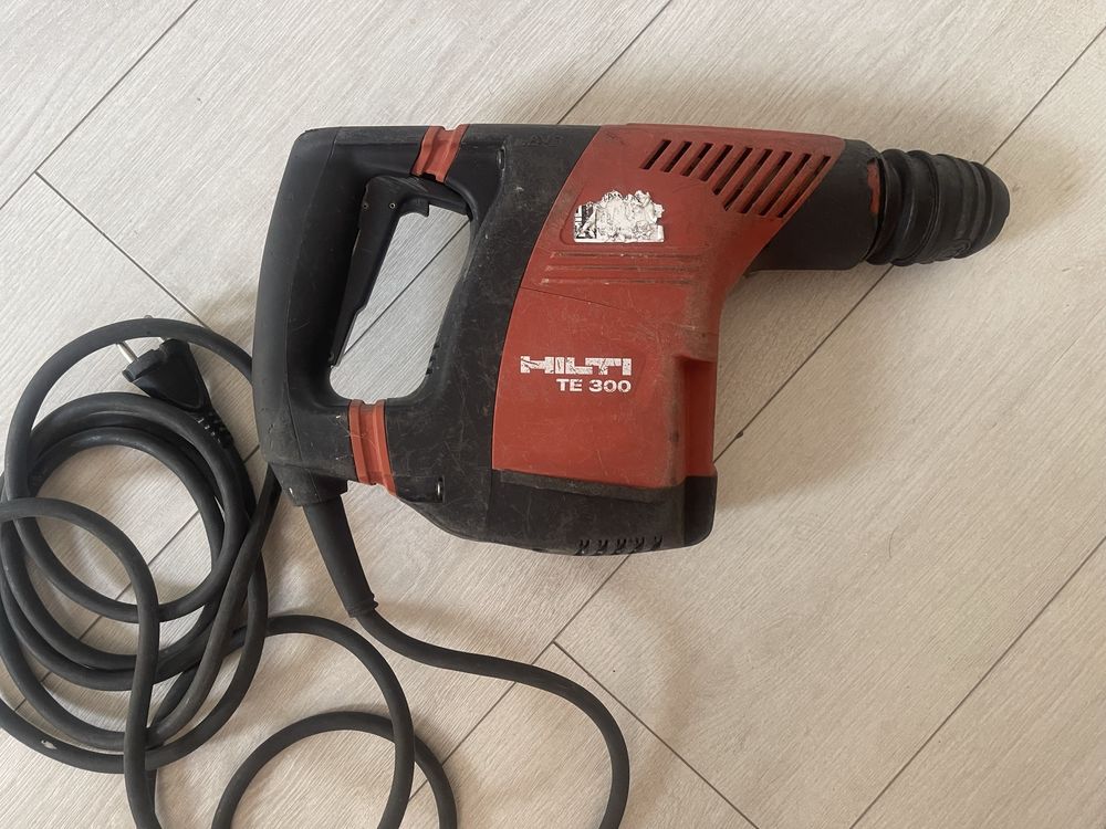 Hilti TE-300 Młot Kujący